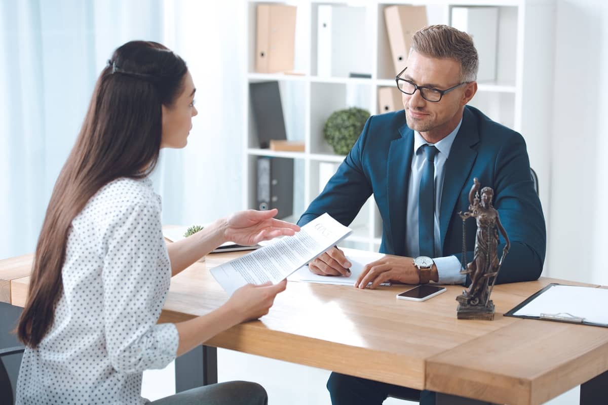 Red flags to watch for when choosing a lawyer