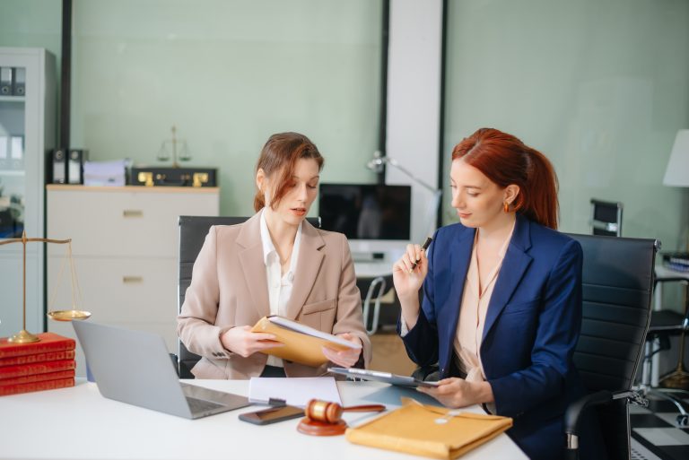 Employment law legal advice for workers and employers in Australia